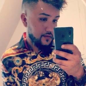 Meet your Posher, Luis